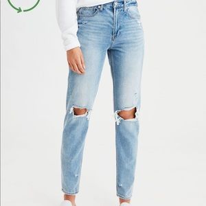 American Eagle Distressed Mom Jeans NWT Sz 16